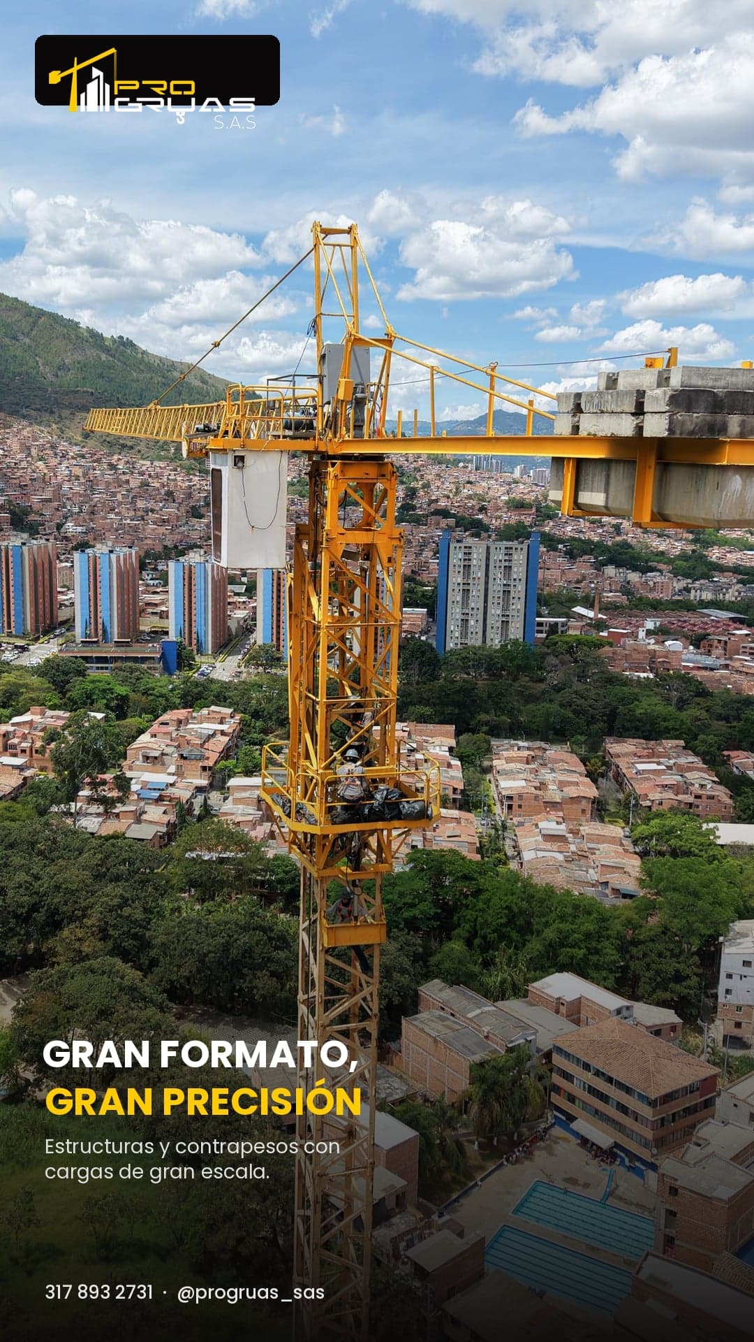 Torre grúa Progruas de gran formato sobre un edificio en construcción en Medellín